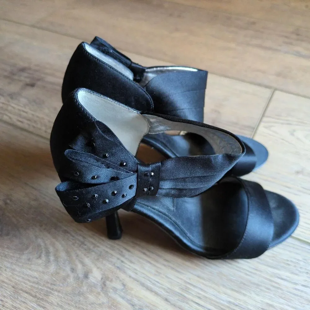 Unbranded Women's Black Courts